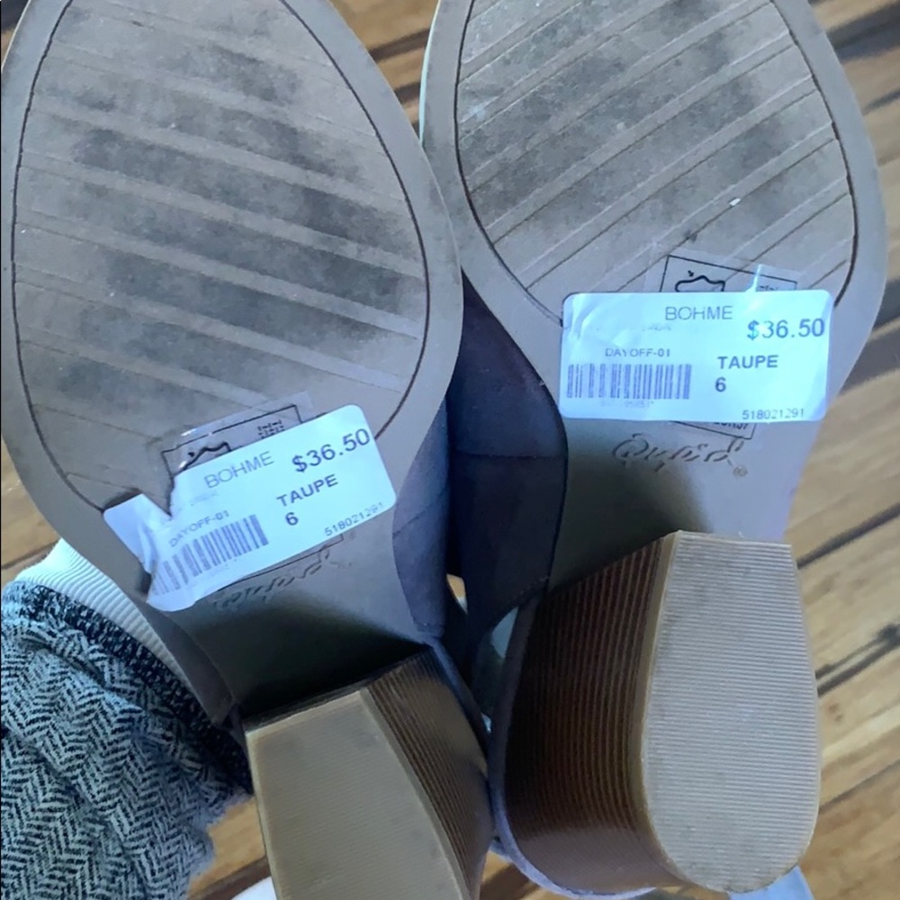 NWT Qupid heels - Picture 4 of 6